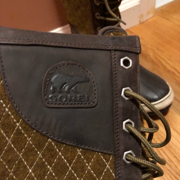 Sorel boots - Picture 3 of 5